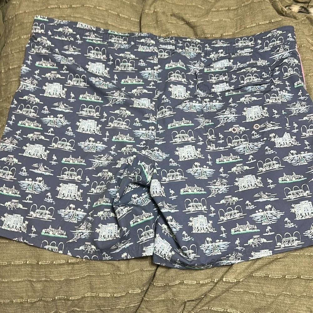 Vineyard Vines Men’s Medium Nautical Swim Trunks